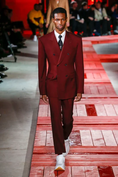 Look 15